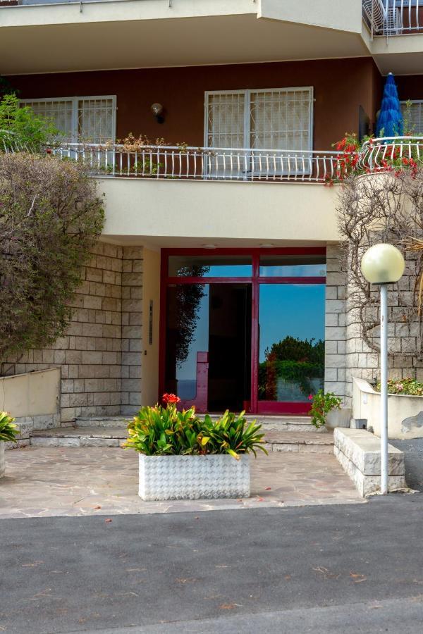 168B - La Terrazza Sul Mare, Casa A 10 Minuti Da Spiaggia, Parcheggio Privato Gratis San Remo Kültér fotó